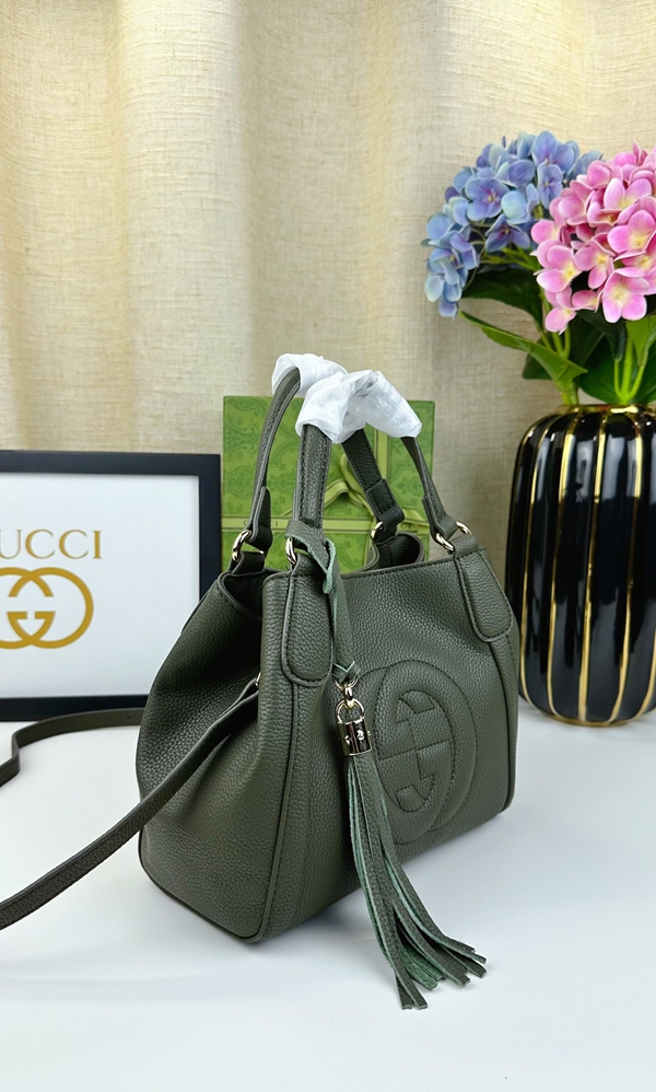 激安グッチバッグコピー背面デザイン